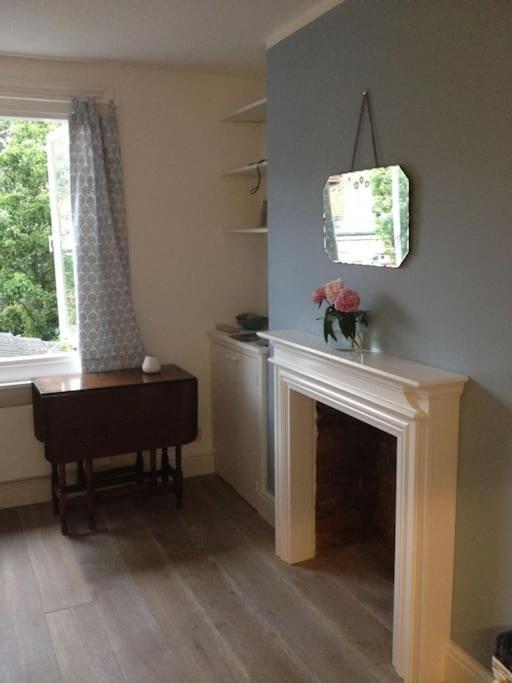 Charming English Style Studio Flat Londen Buitenkant foto