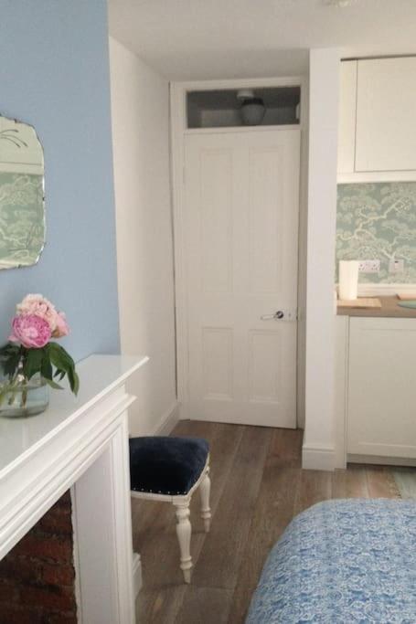 Charming English Style Studio Flat Londen Buitenkant foto